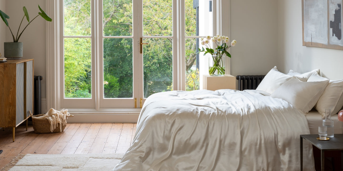 Silk Pillowcases vs Cotton Pillowcases