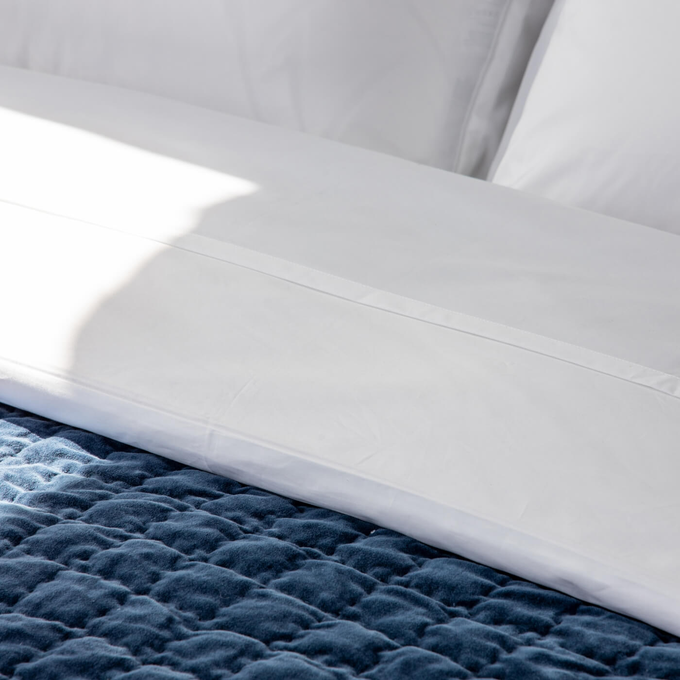 White Supima Cotton 1000 Thread Count Bedding - linen, close-up detail 6 | Soak and Sleep