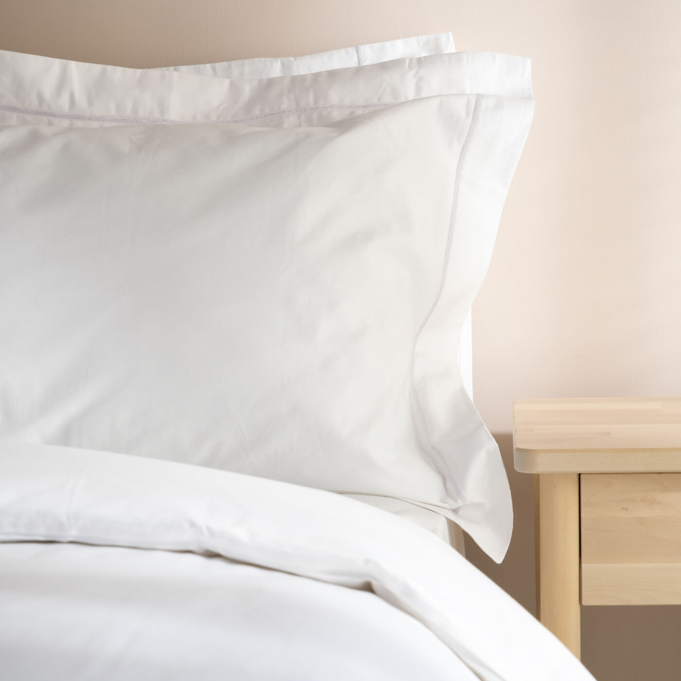 White Single Plain 400 Thread Count 30cm Standard Fitted Sheets - Egyptian Cotton, breathable, bedroom detail | Soak and...