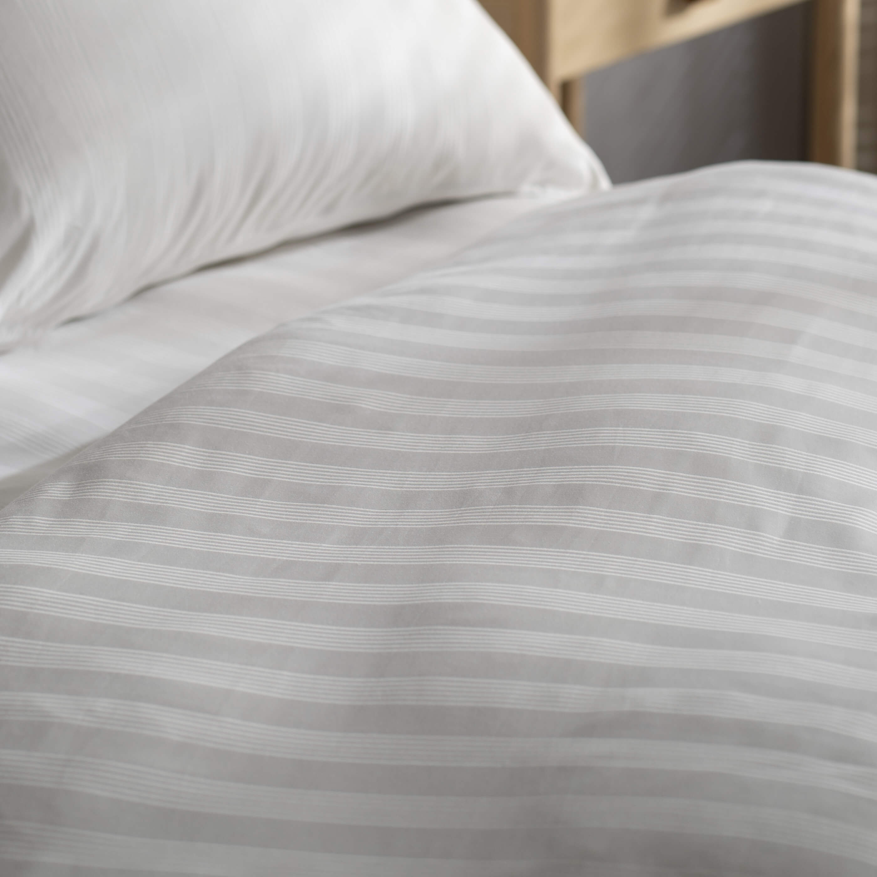 White 400 Thread Count Cotton Stripe Bed Sets close-up detail 2 | Soak and Sleep