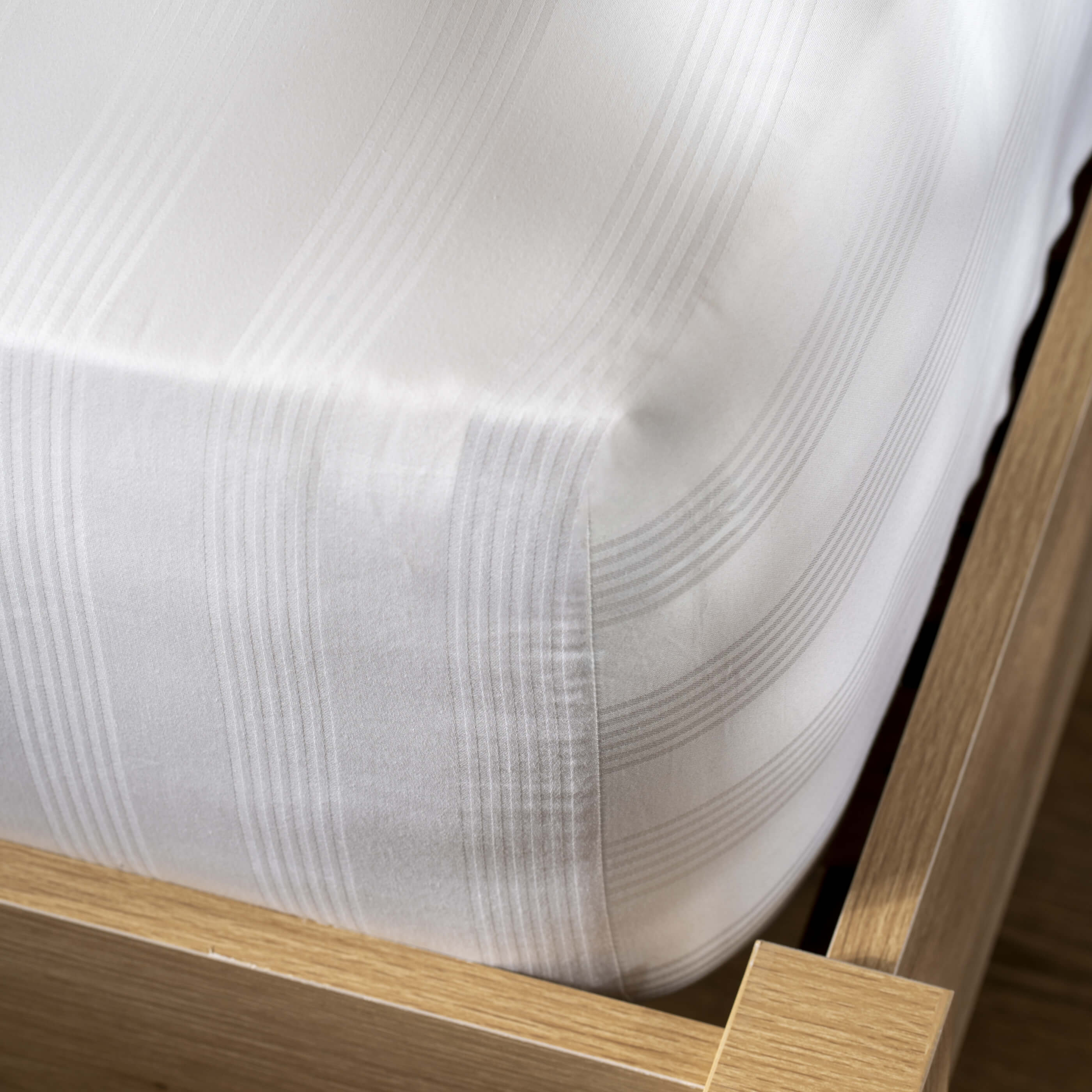 White 400 Thread Count Cotton Stripe Bed Sets close-up detail 3 | Soak and Sleep