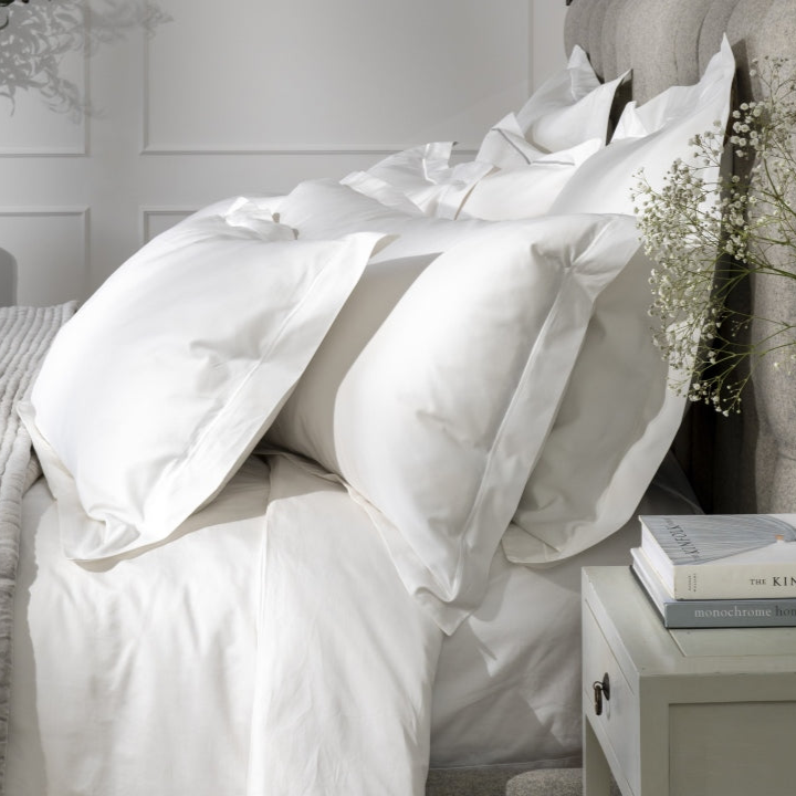 White 600 Thread Count Egyptian Cotton Bed Sets in a styled bedroom | Soak and Sleep