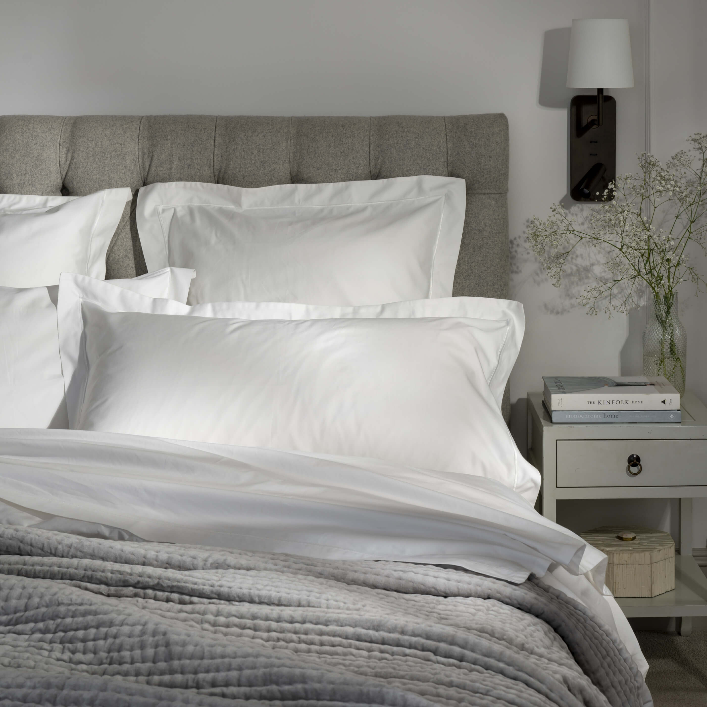 White 600 Thread Count Egyptian Cotton Bedding And Sheets - linen, close-up detail 5 | Soak and Sleep