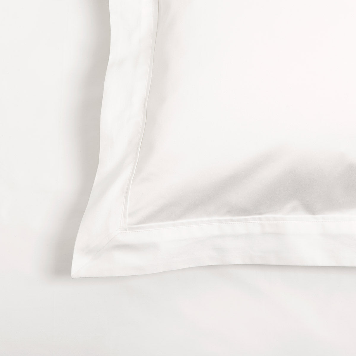 White Supima Cotton 1000 Thread Count Bedding - linen, close-up detail 2 | Soak and Sleep