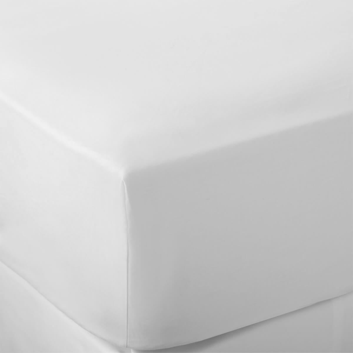 White 600 Thread Count Egyptian Cotton Bedding And Sheets - linen, close-up detail 4 | Soak and Sleep