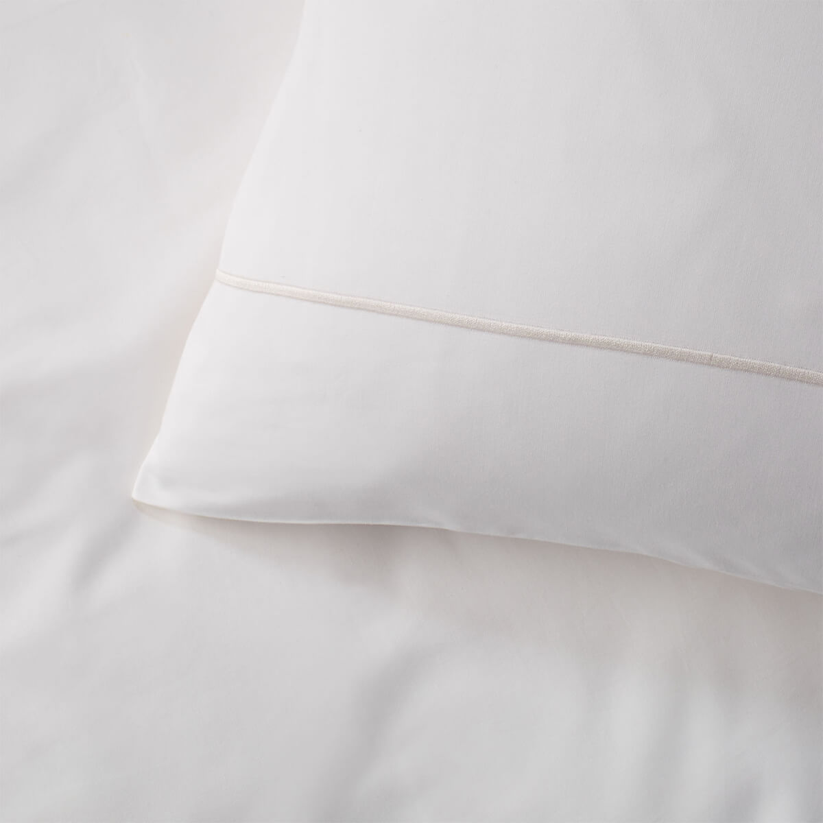 Ivory 600 Thread Count Egyptian Cotton Bedding And Sheets - linen, close-up detail 4 | Soak and Sleep
