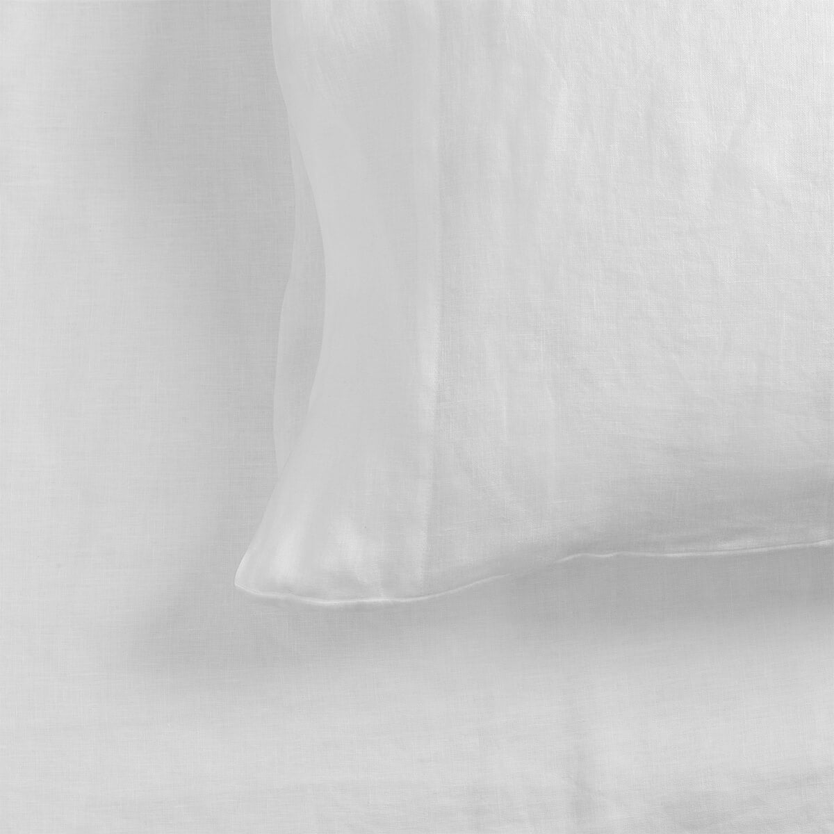 White French Linen Bedding and Bed Sheets - breathable, close-up detail 2 | Soak and Sleep