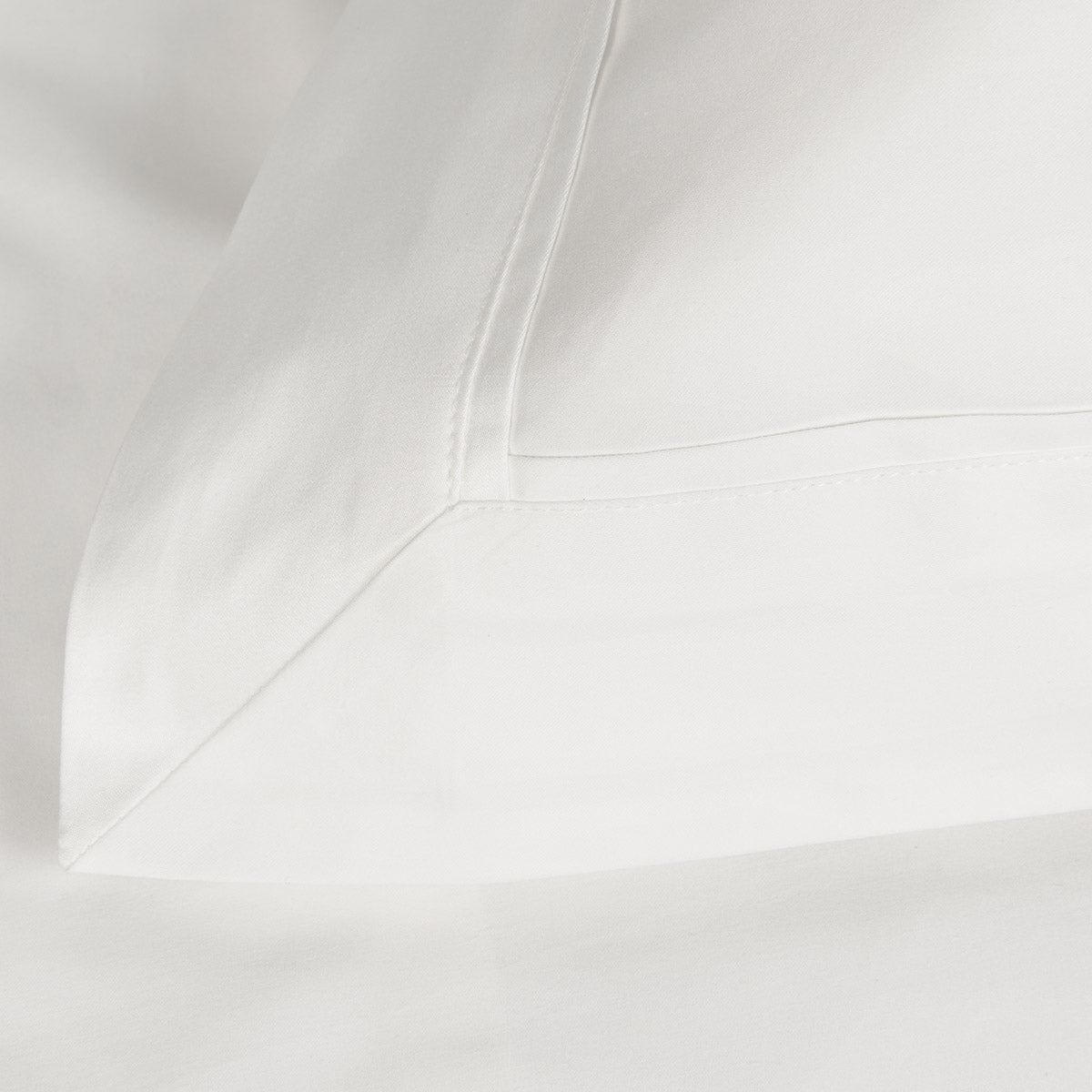 White Supima Cotton 1000 Thread Count Bedding - linen, close-up detail 3 | Soak and Sleep