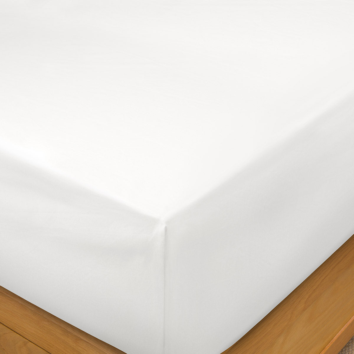 White Supima Cotton 1000 Thread Count Bedding - linen, close-up detail 5 | Soak and Sleep