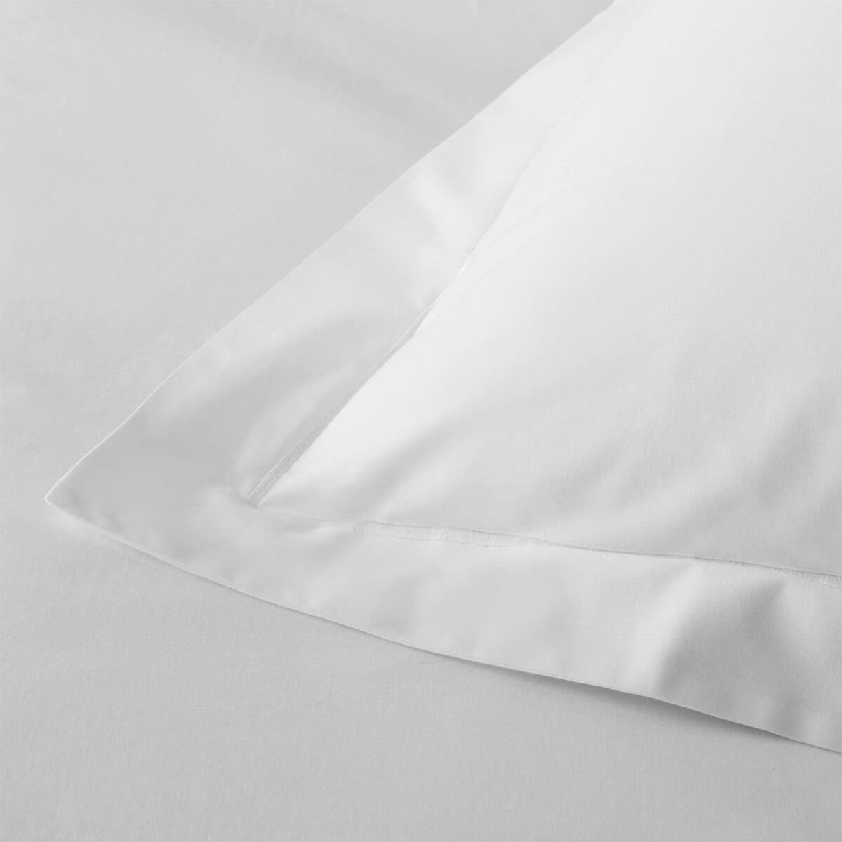 White 200 Thread Count Egyptian Cotton Bed Sets close-up detail | Soak and Sleep