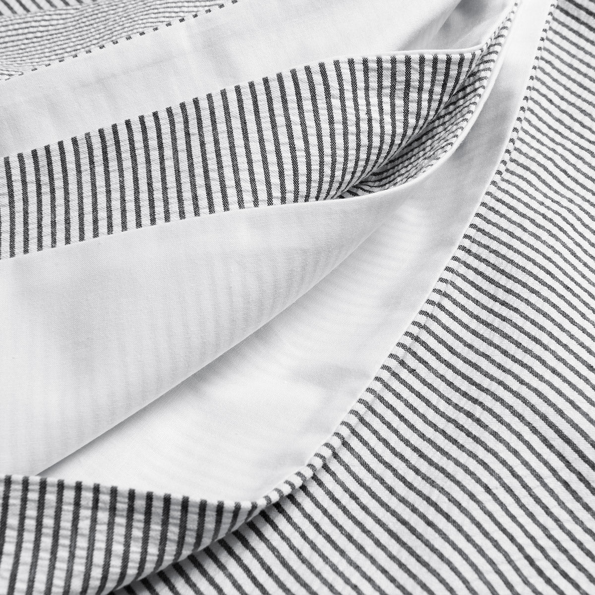 White/Navy Seersucker Stripe Duvet Cover