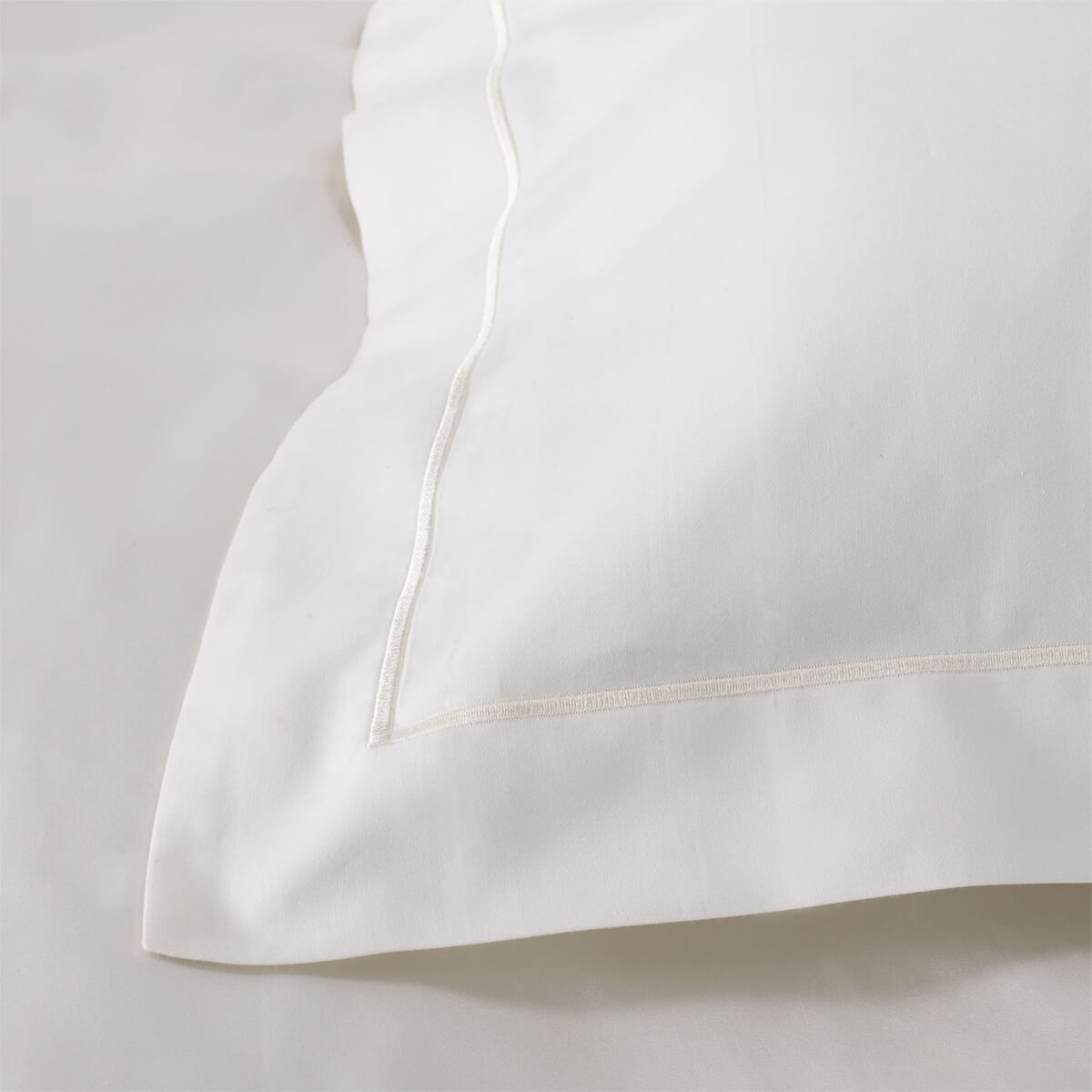 Ivory 600 Thread Count Egyptian Cotton Bedding And Sheets - linen, close-up detail 3 | Soak and Sleep