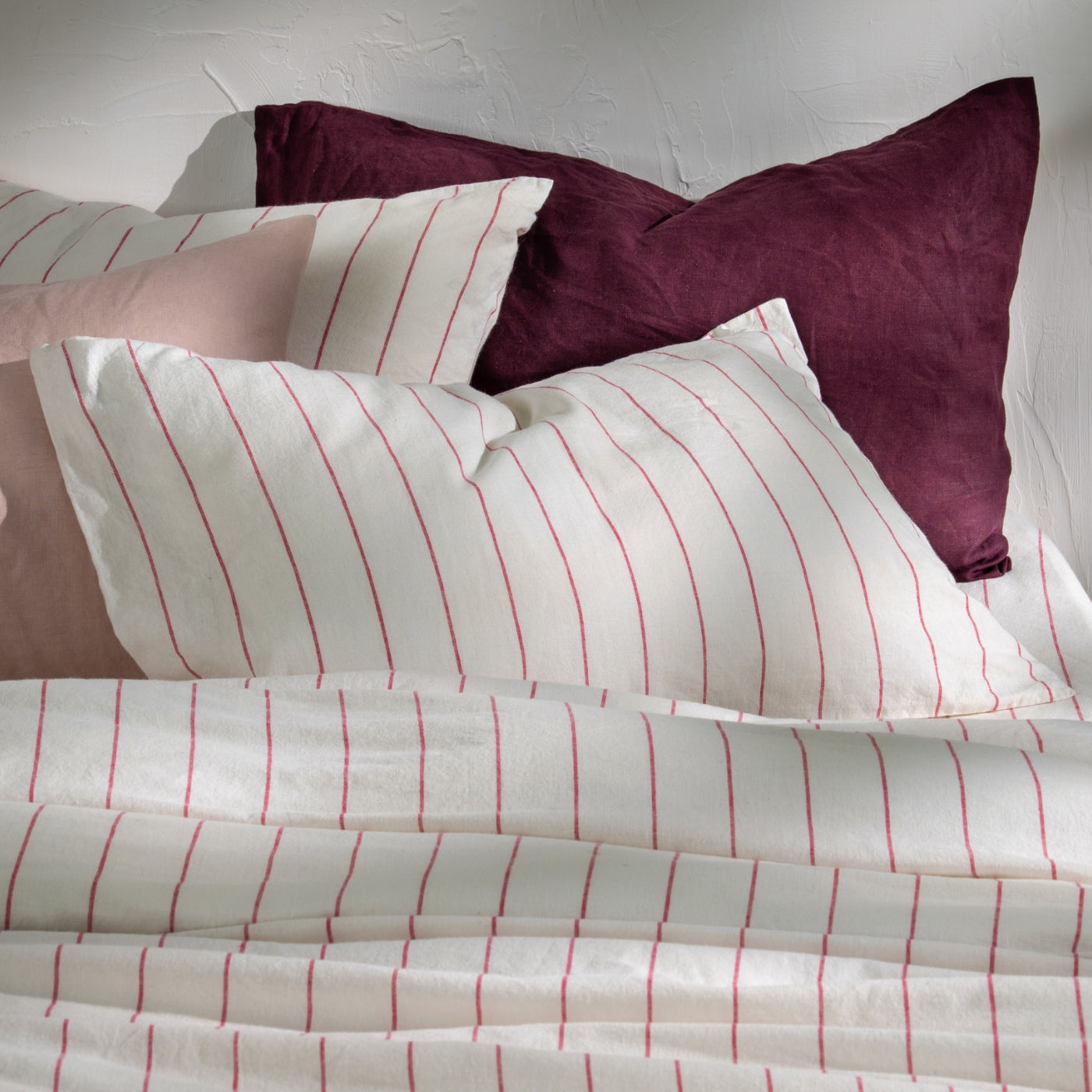 White/Fuchsia Linen & Cotton Blend Duvet Sets Super King