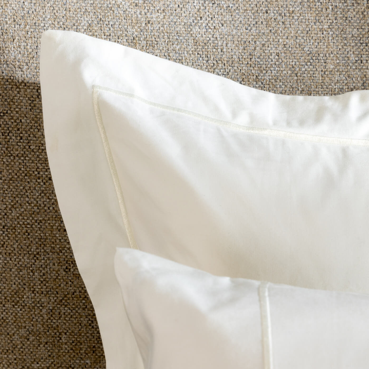 Ivory 600 Thread Count Egyptian Cotton Bedding And Sheets - linen, close-up detail 1 | Soak and Sleep