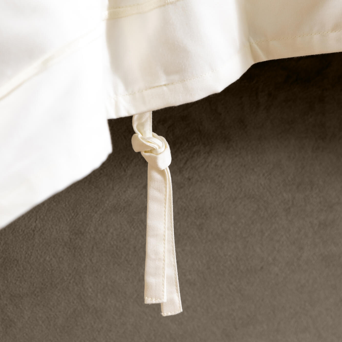 Ivory 600 Thread Count Egyptian Cotton Bedding And Sheets - linen, close-up detail 2 | Soak and Sleep