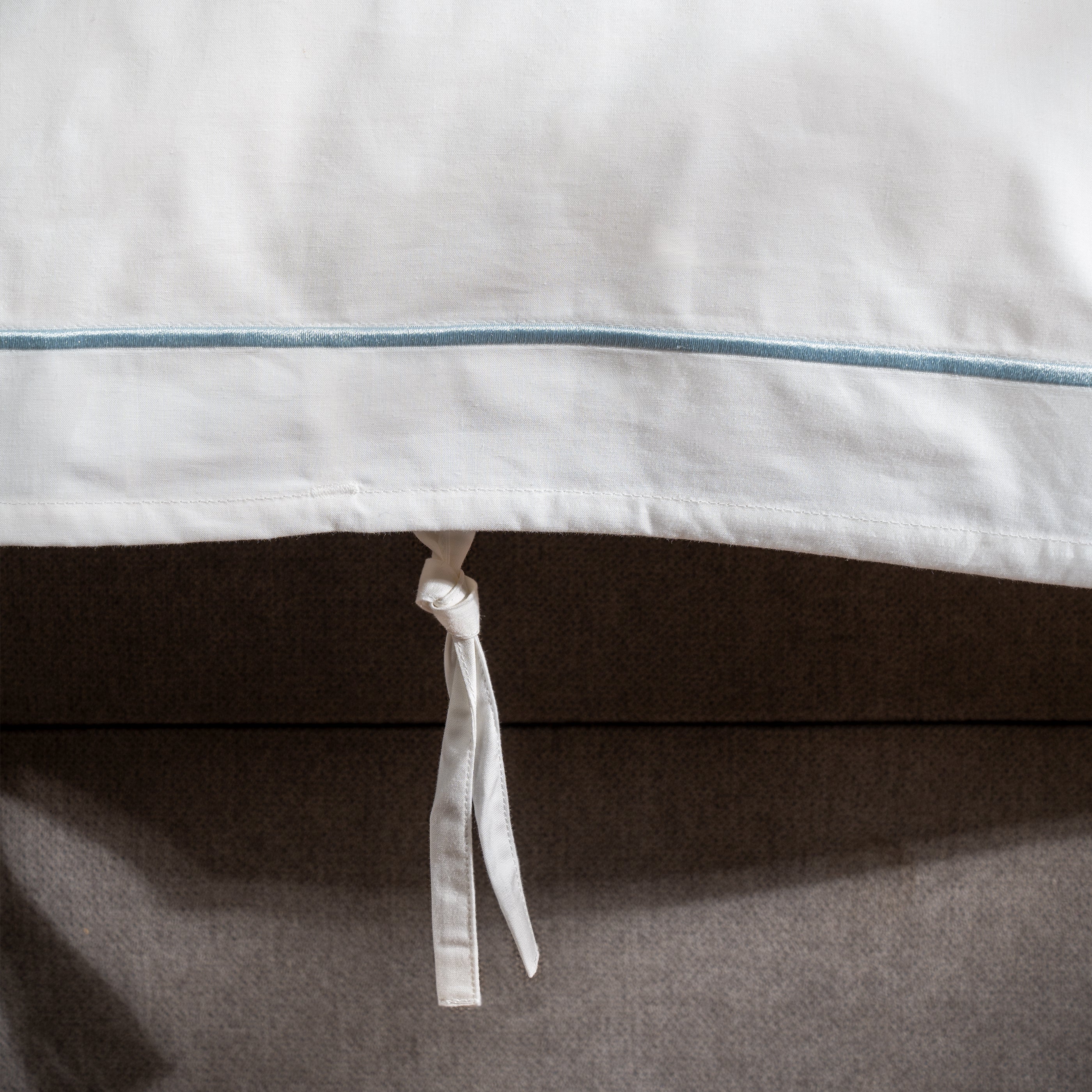 White / Mineral Blue 200TC Egyptian Cotton Bedding And Sheets