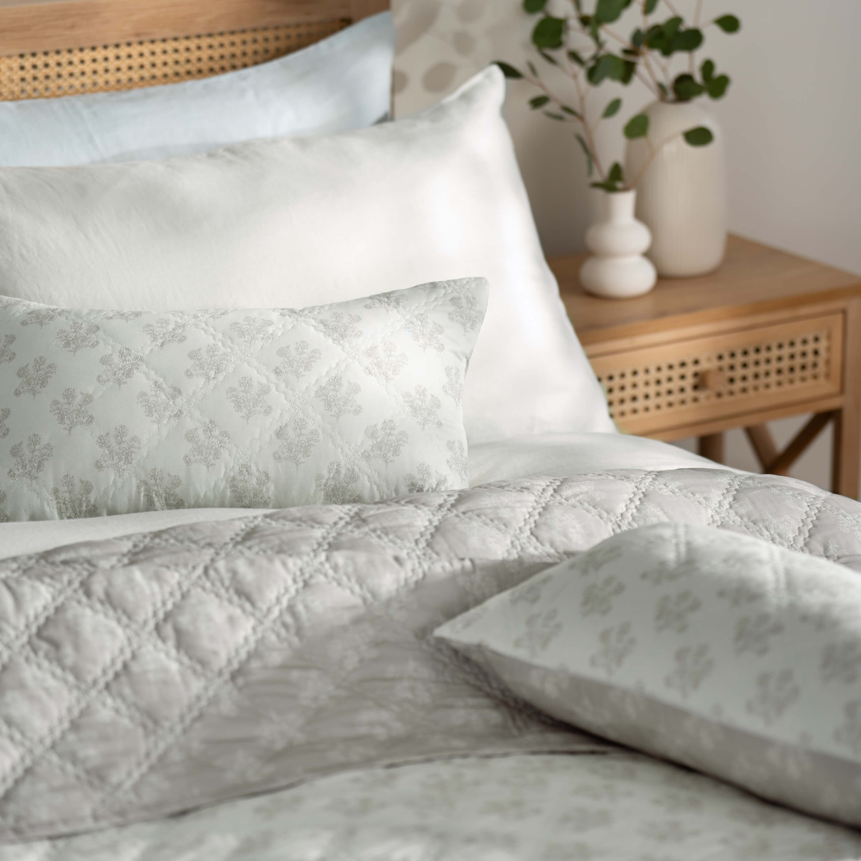 Natural Reversible Floral Print Bedspreads & Cushion Covers