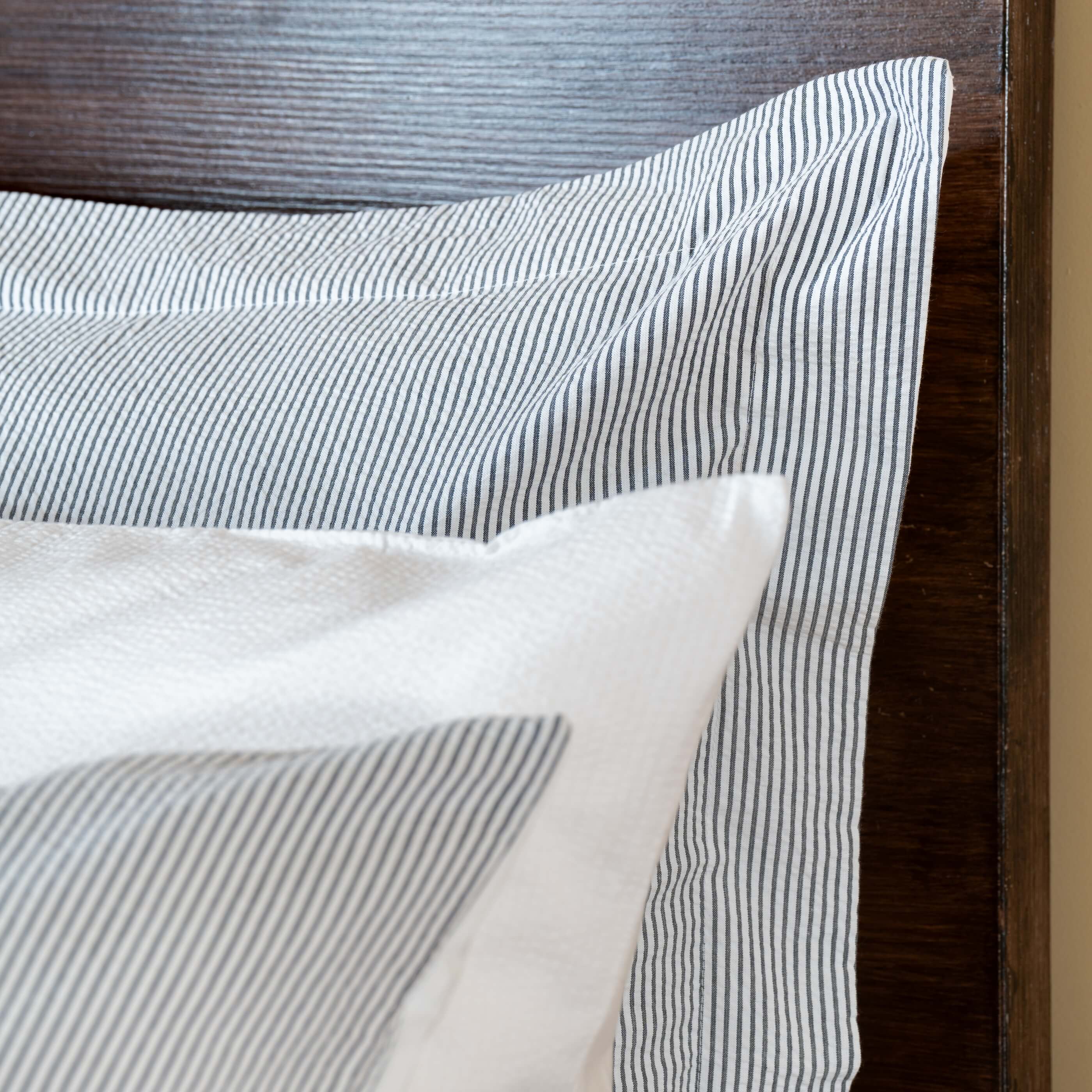 White/Navy Stripe Seersucker Bedding