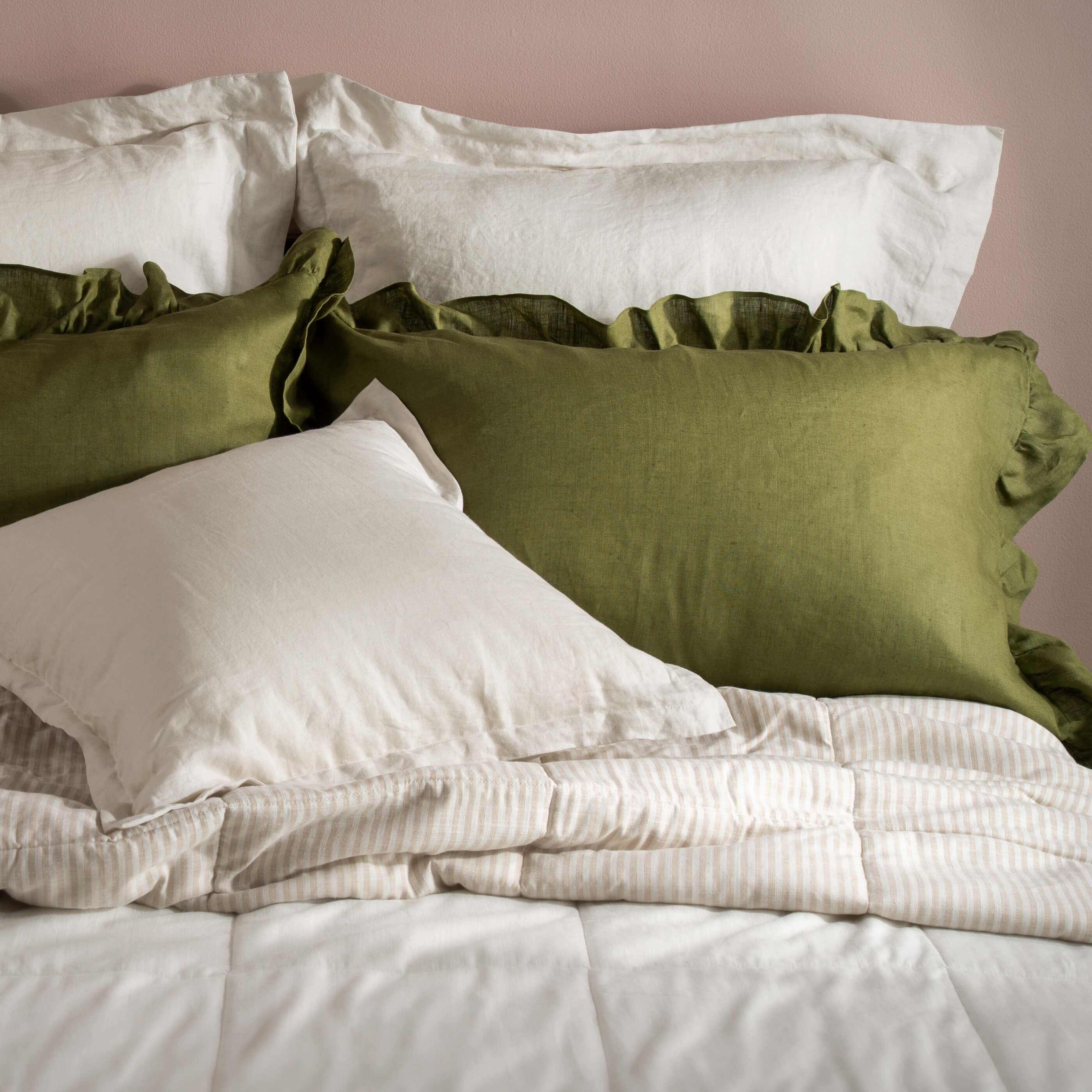 Ruffled French Linen Standard Oxford Pillowcases