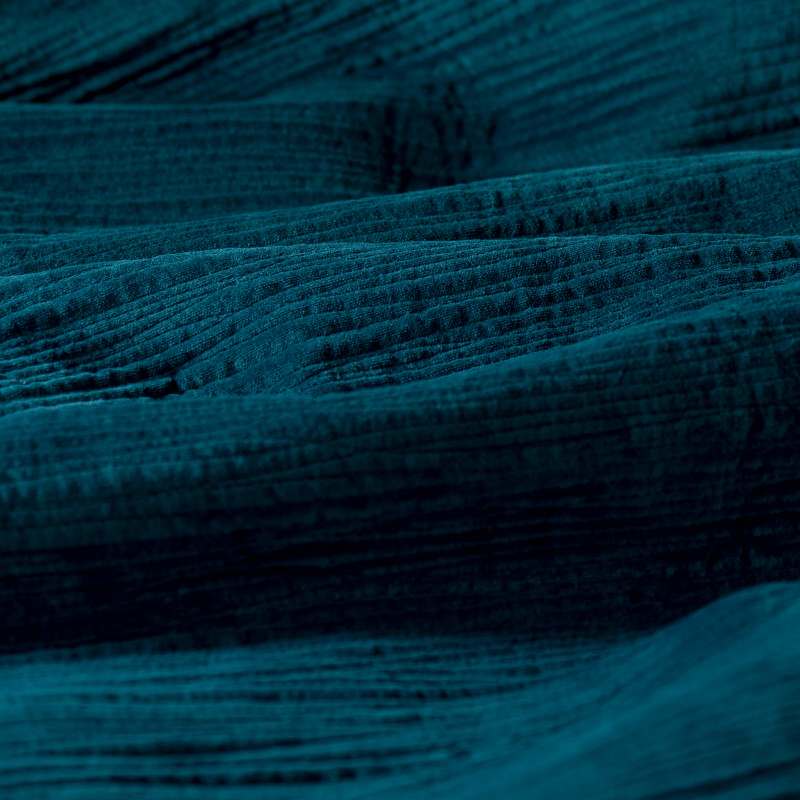 Textured Velvet Bedspread & Cushion Covers