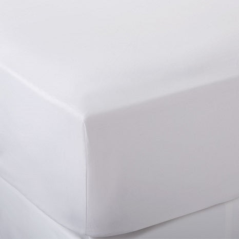 White 600 Thread Count Egyptian Cotton Bed Sets close-up detail 2 | Soak and Sleep