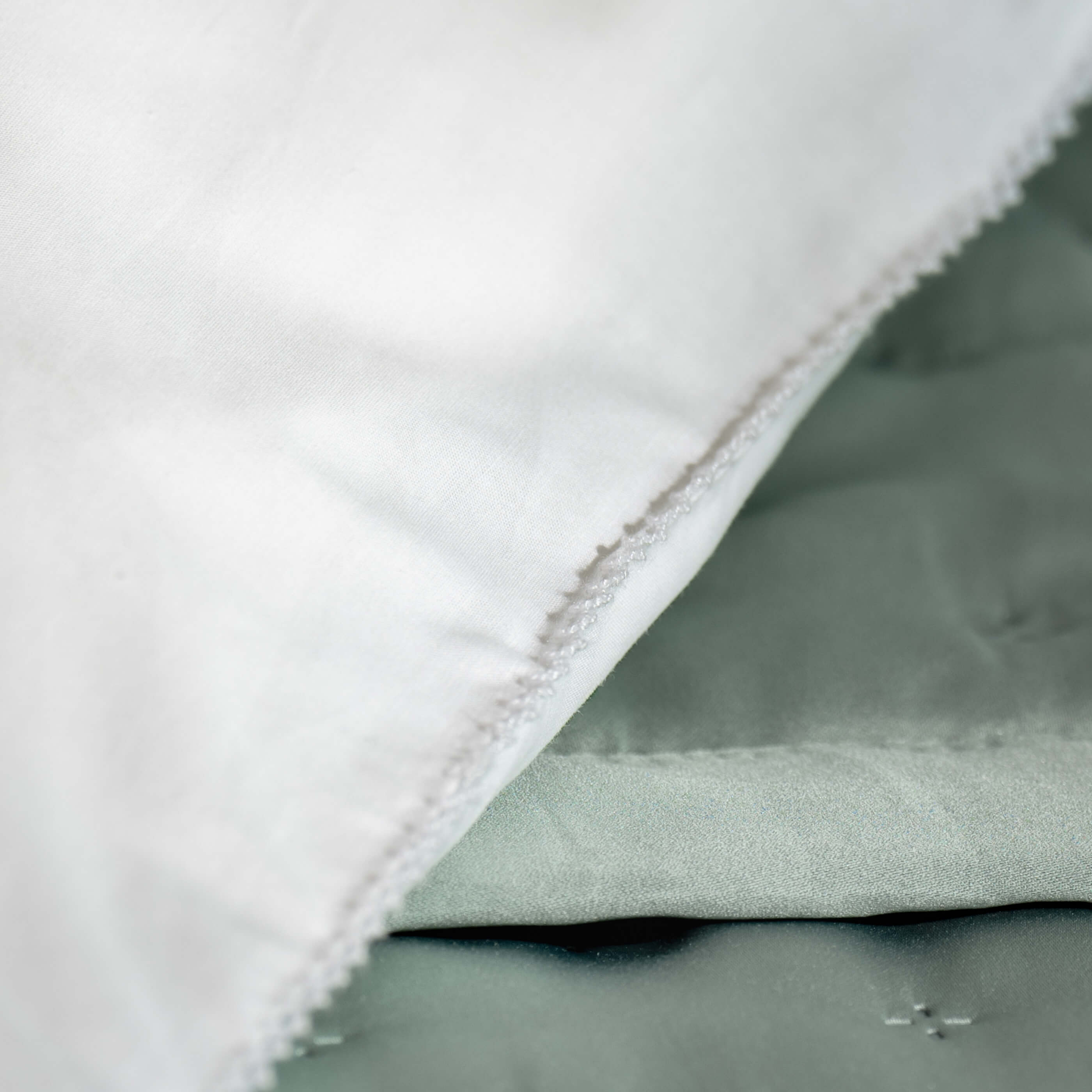 White Scallop Edge Bedding Sets