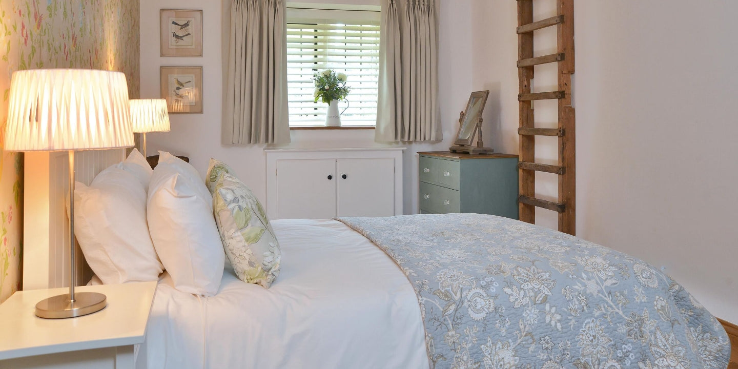 Seasonal comfort in holiday lets: Bedding tips for summer and winter bookings