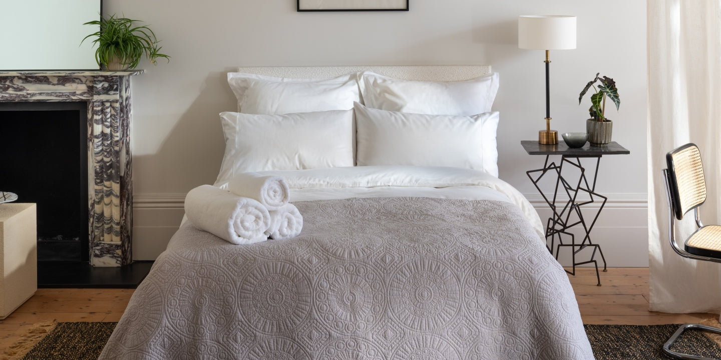 Layer in Luxury: how to choose the perfect bedspread