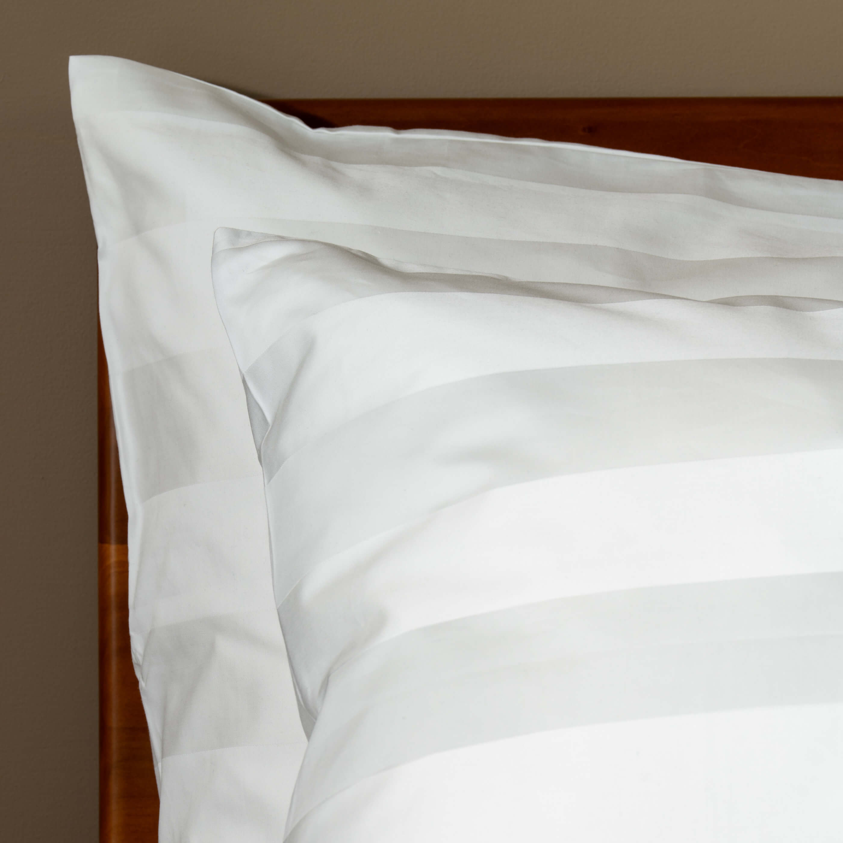 White 600 Thread Count Dobby Stripe Egyptian Cotton Pillowcases