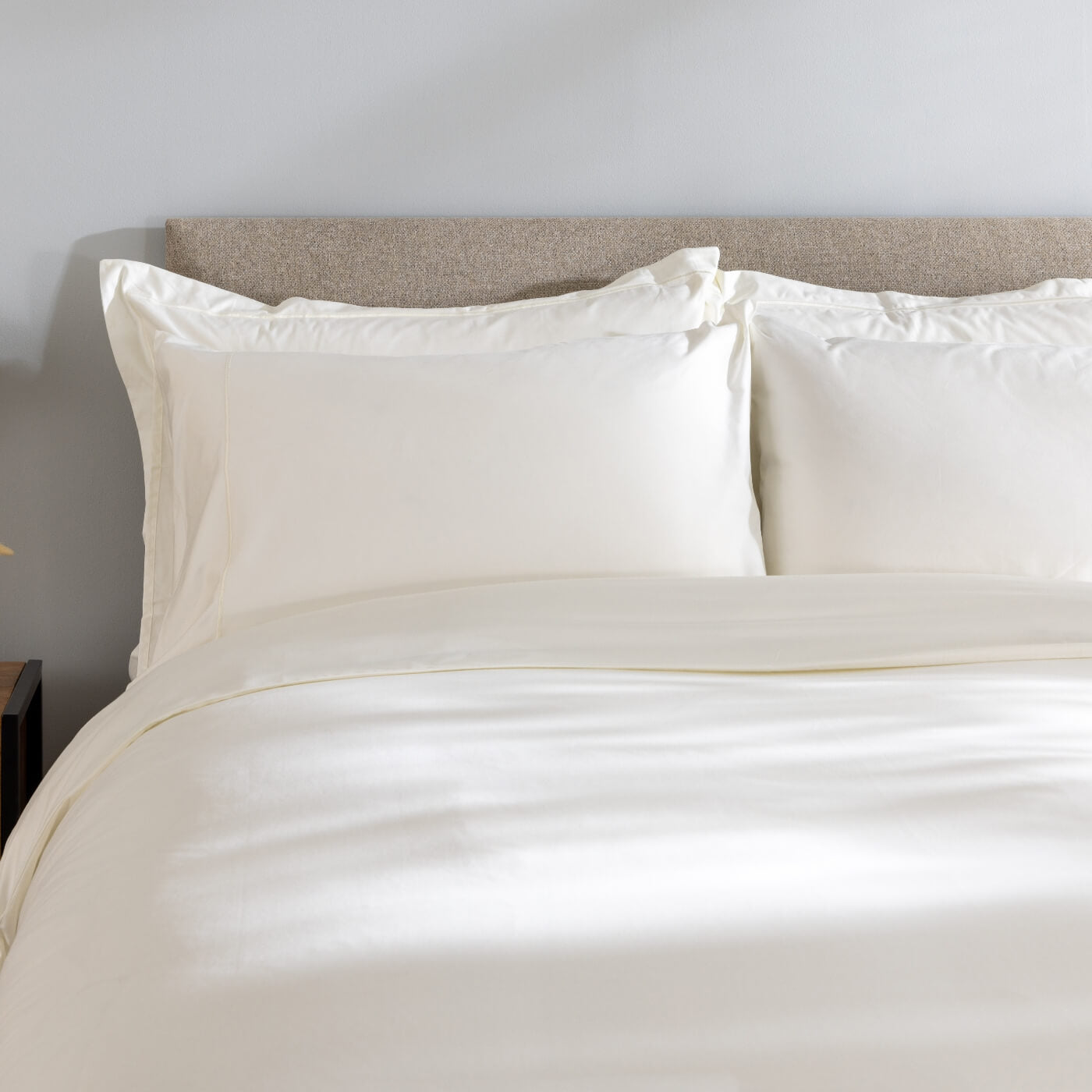 Ivory 600 Thread Count Egyptian Cotton Pillowcases bedroom detail | Soak and Sleep