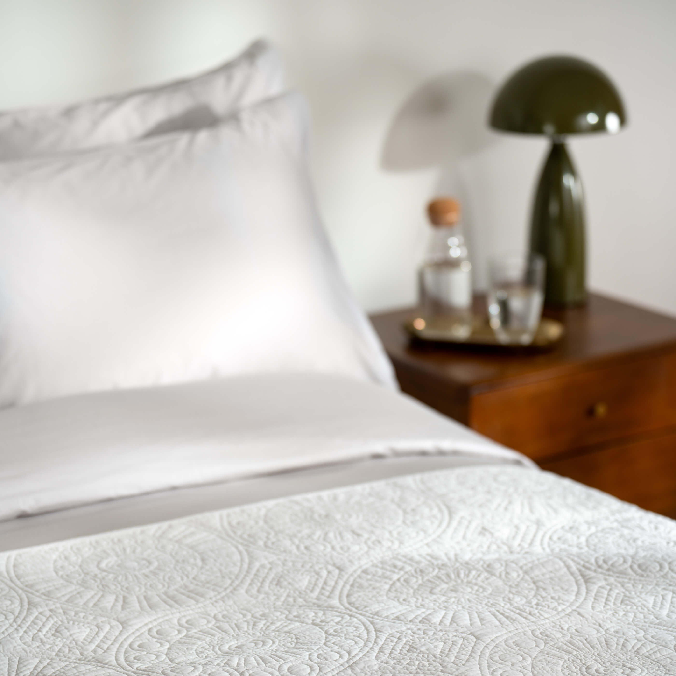 Light Grey 600 Thread Count Egyptian Cotton Bedding And Sheets - linen, close-up detail 2 | Soak and Sleep