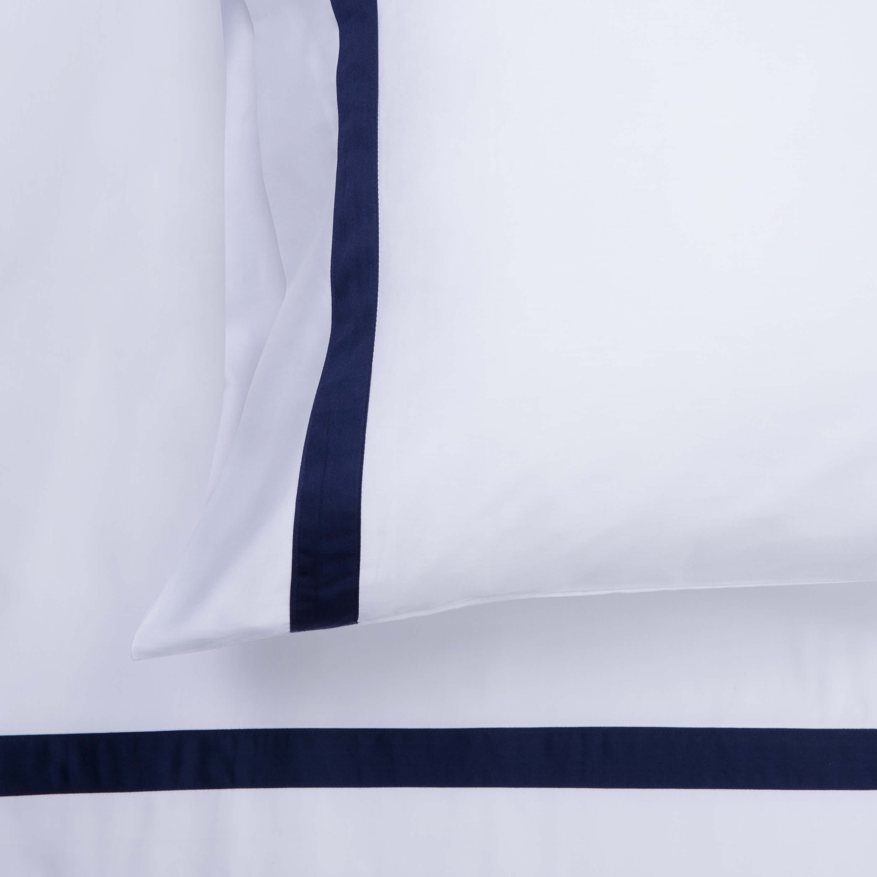 White/Navy 300TC Colour Border Cotton Pillowcases