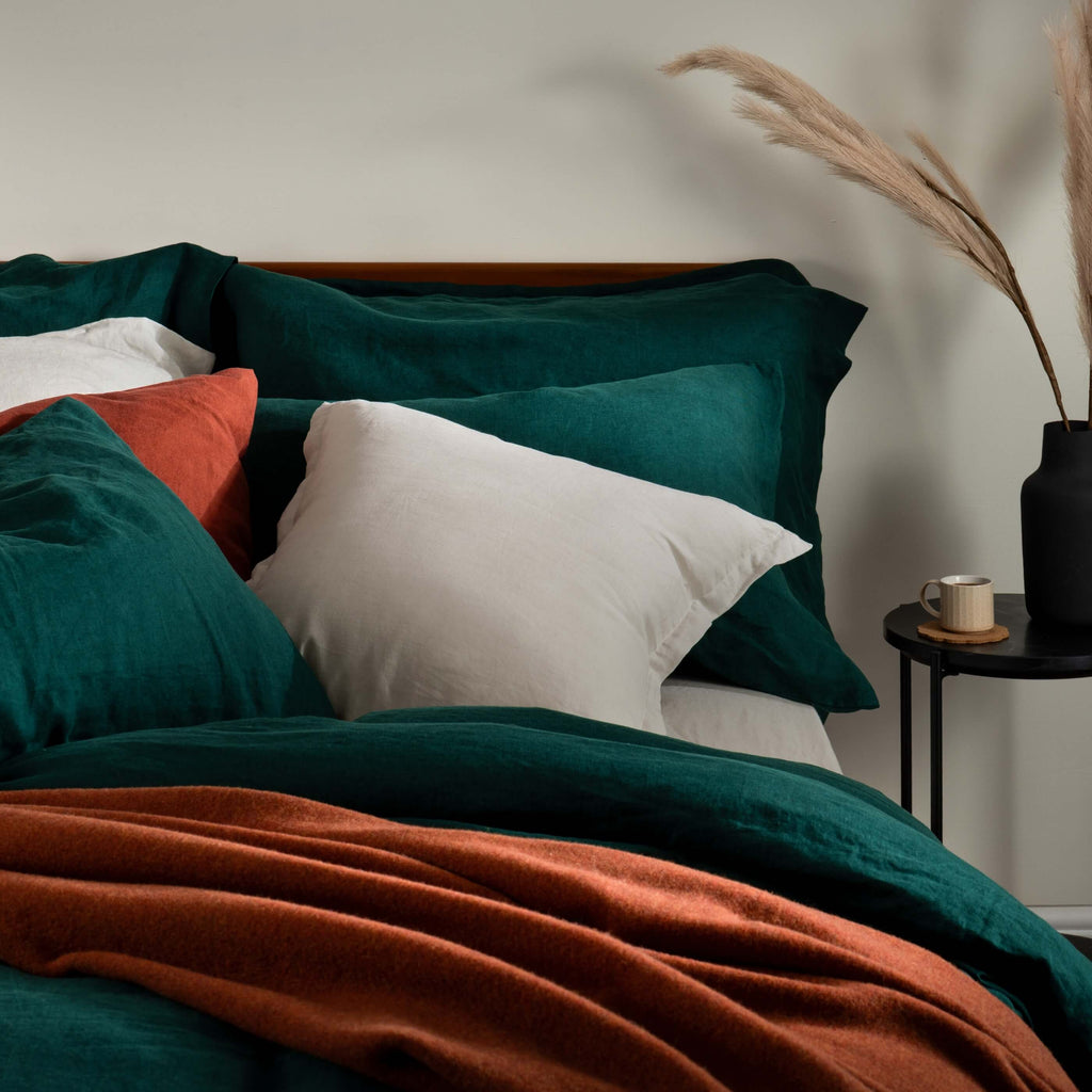 Dark Emerald Green French Linen Bedding and Bed Sheets | Soak&Sleep