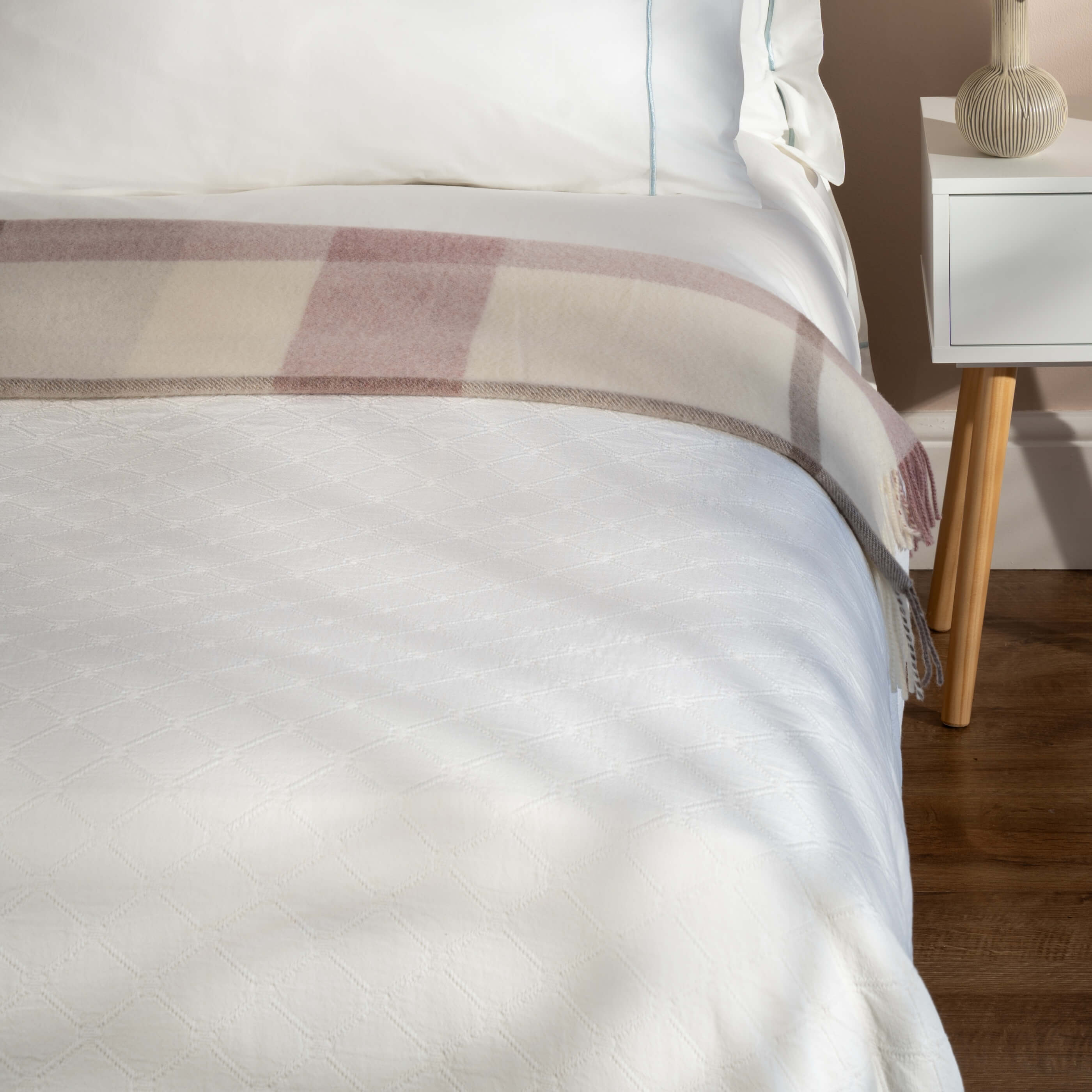 White Diamond Matelasse Bedspread