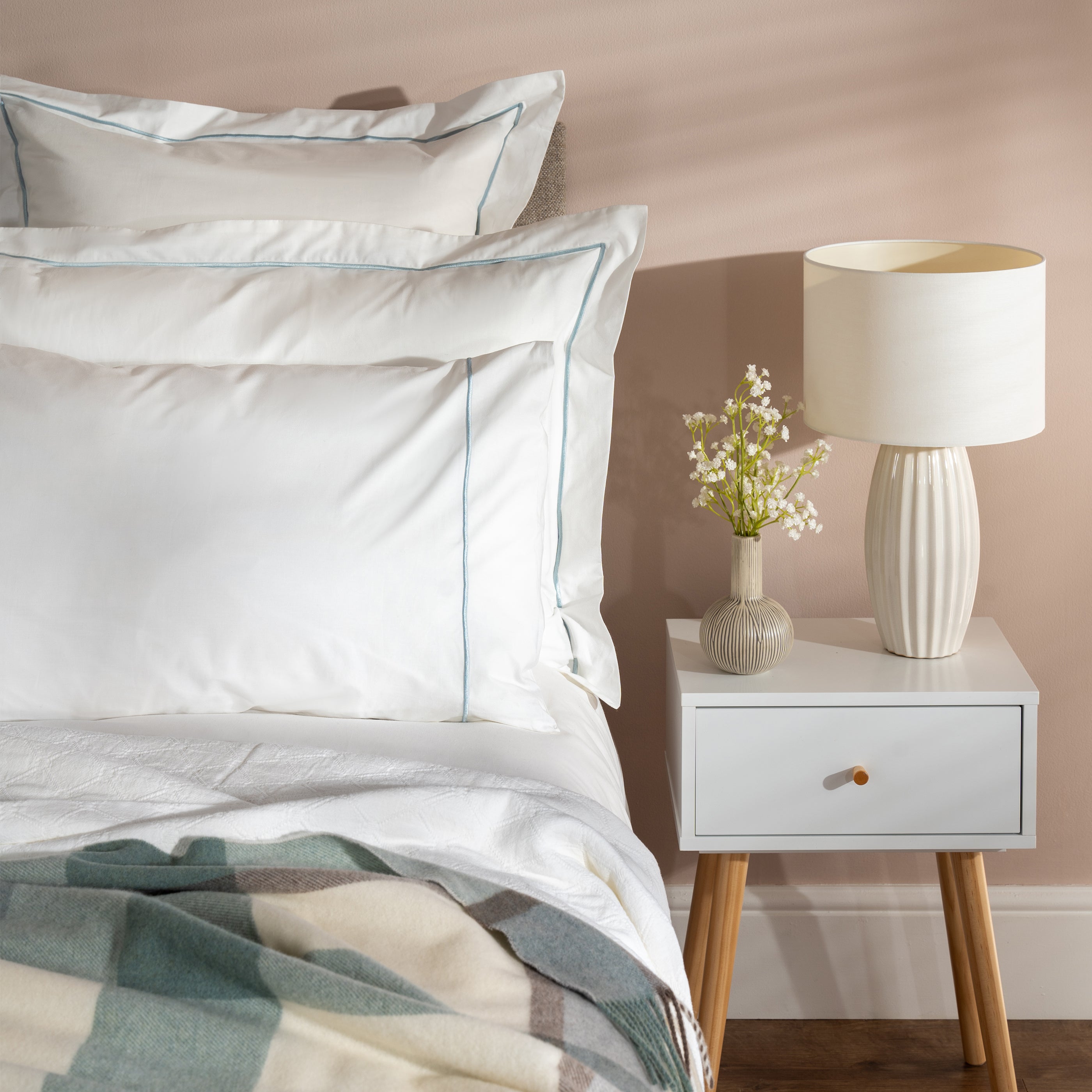 White / Mineral Blue 200TC Egyptian Cotton Bedding And Sheets