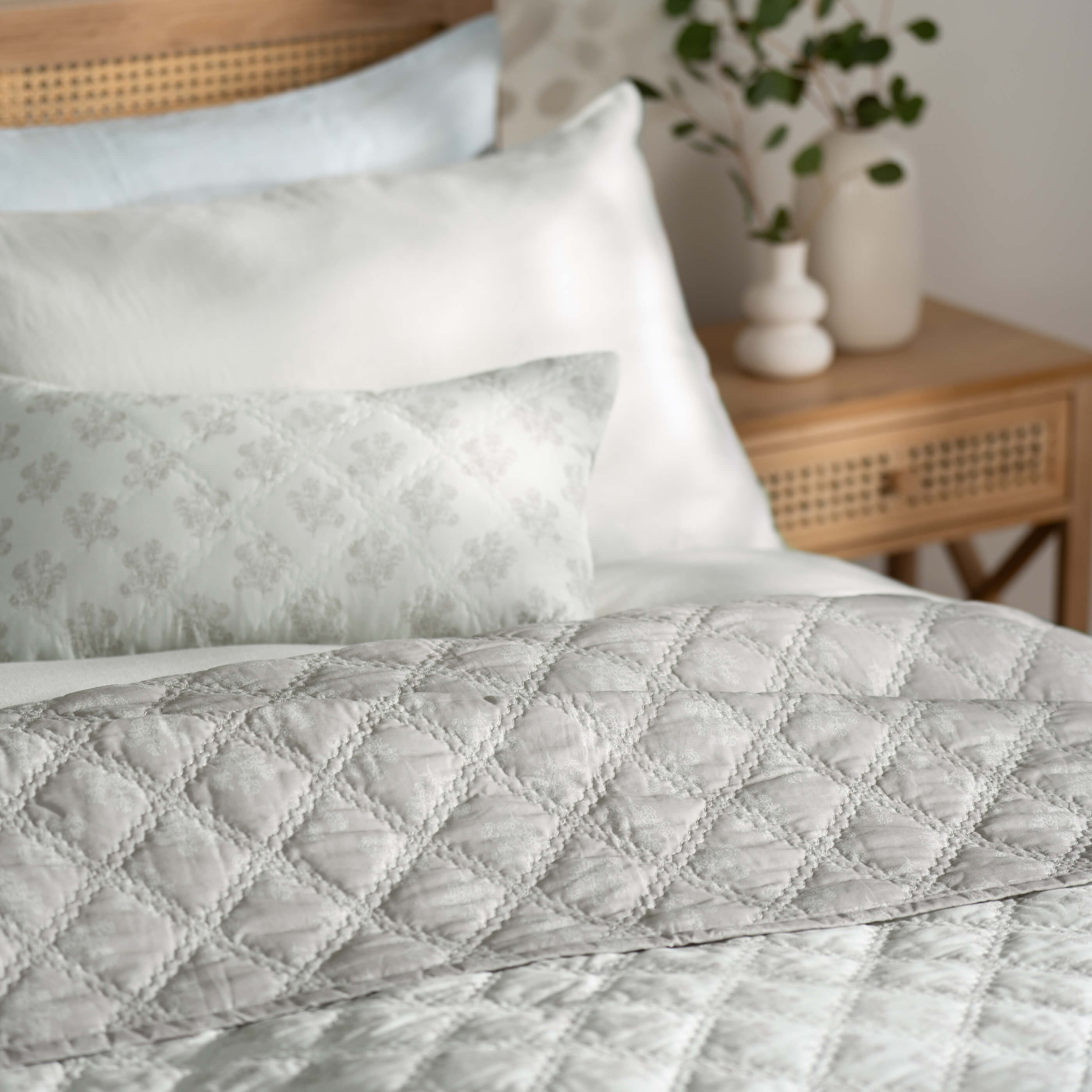 Natural Reversible Floral Print Bedspreads & Cushion Covers