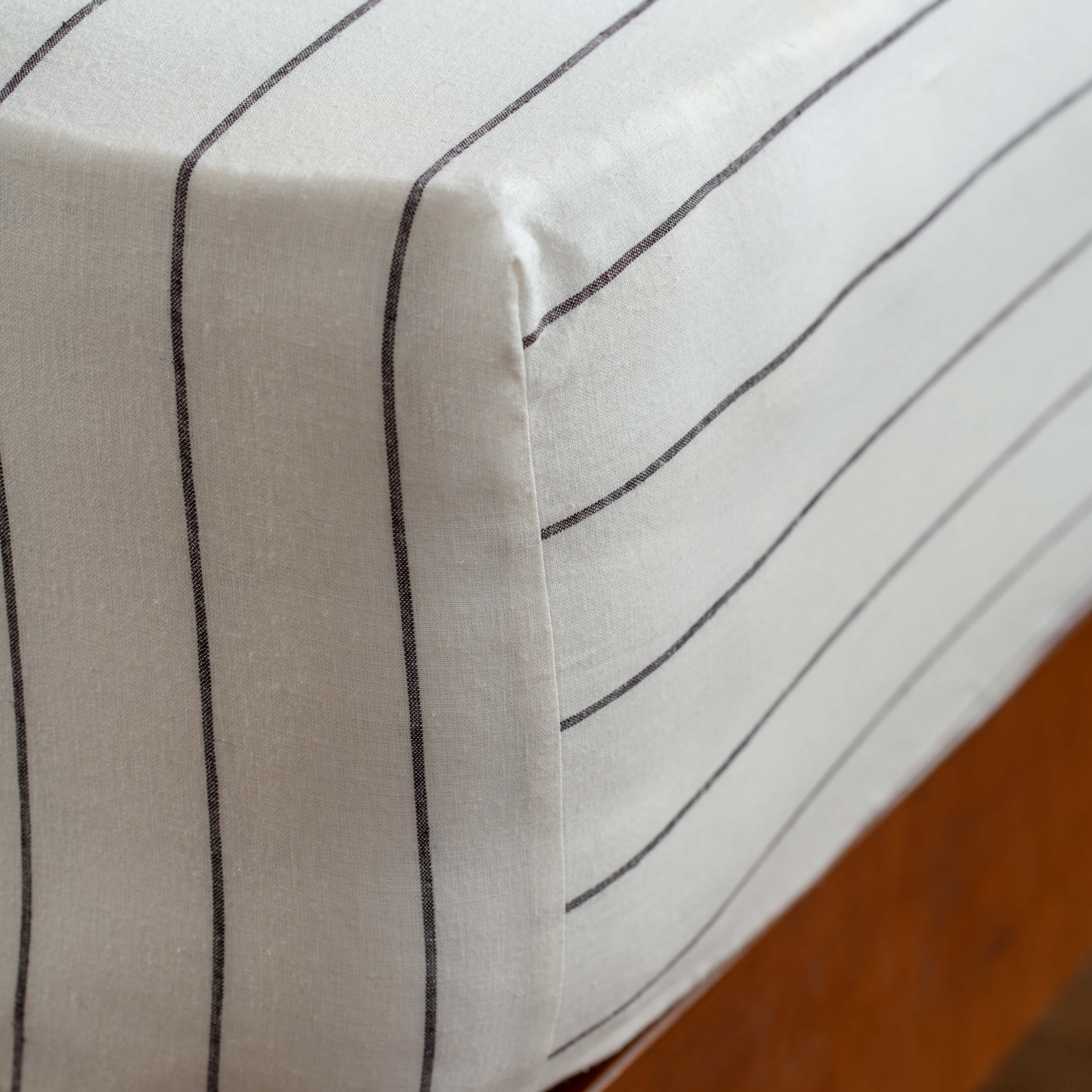 White / Blackberry Pinstripe Blended Linen/Cotton Duvet Set