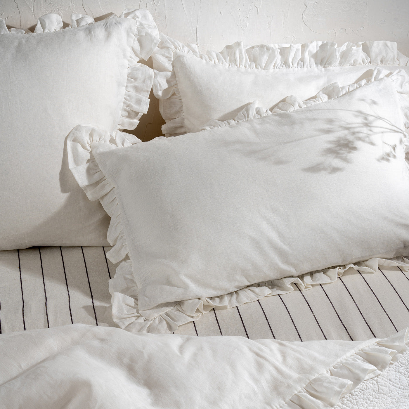 White Ruffled Linen/Cotton Blend Bedding