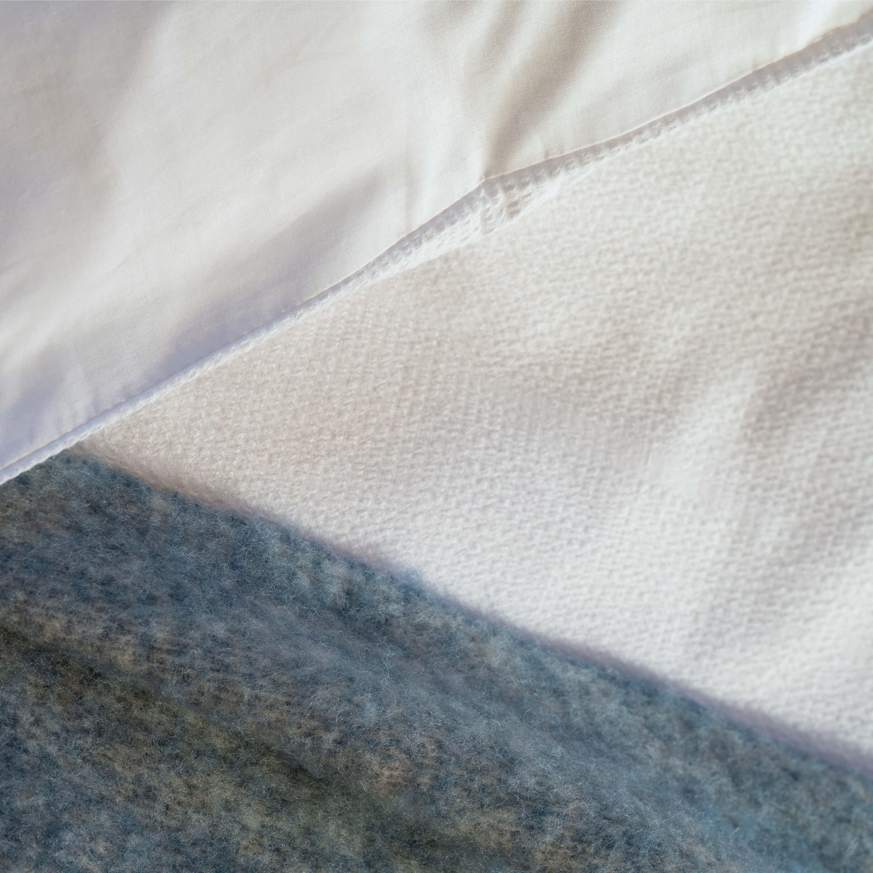 White Seersucker Stripe Bed Sets