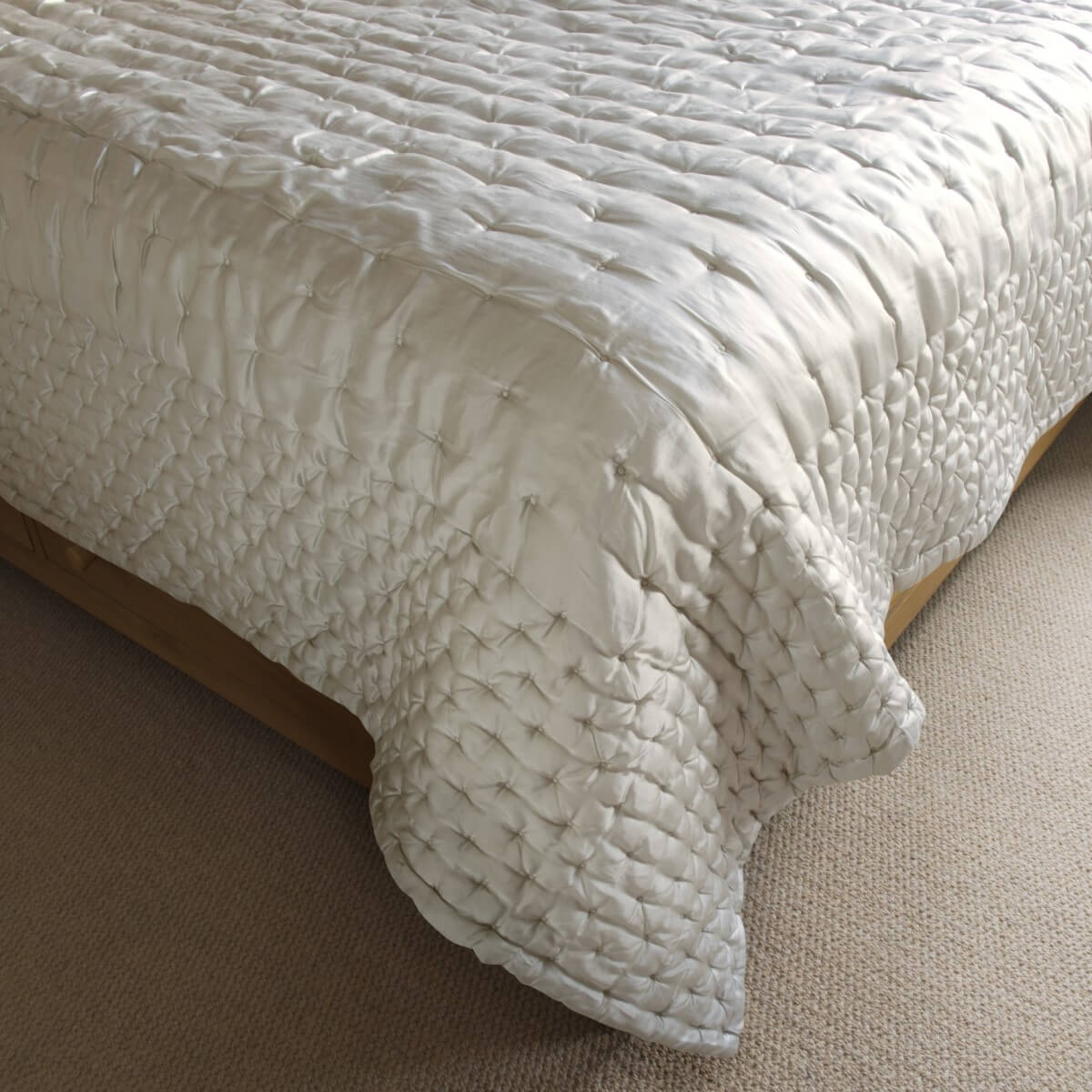 Silk Bedspreads & Throws