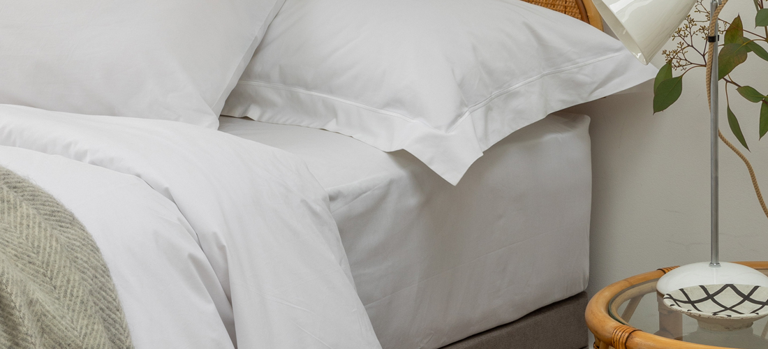 What is a flat sheet vs fitted sheet? I Soak&Sleep