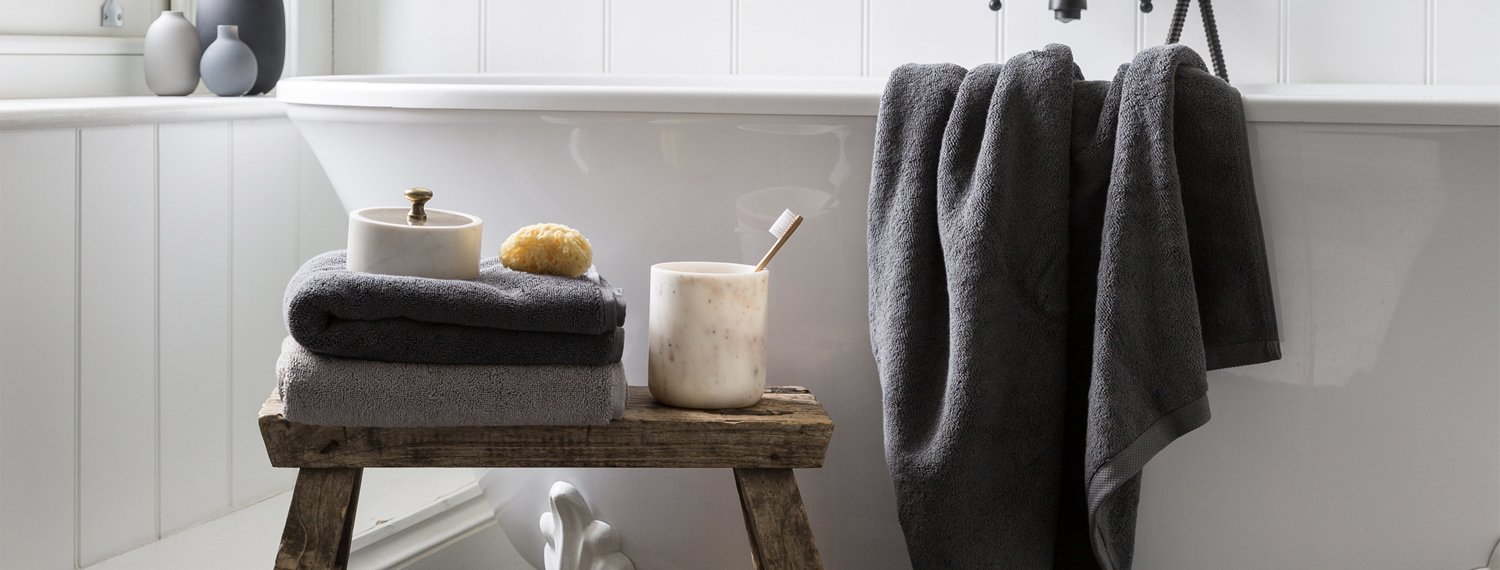 A Guide to Buying Luxury Bath Towels: Fabric, GSM, and More