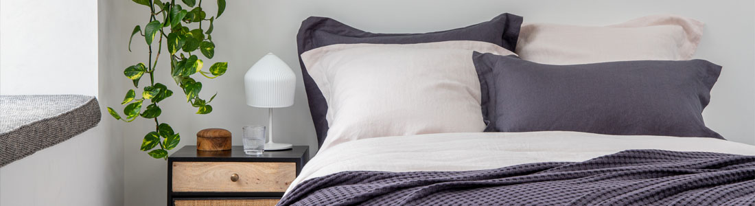 light-coloured-bedding